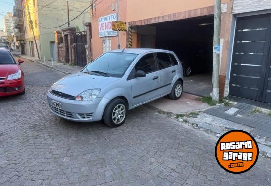 Autos - Ford Fiesta ambiente 1.6 2004 Nafta 165000Km - En Venta