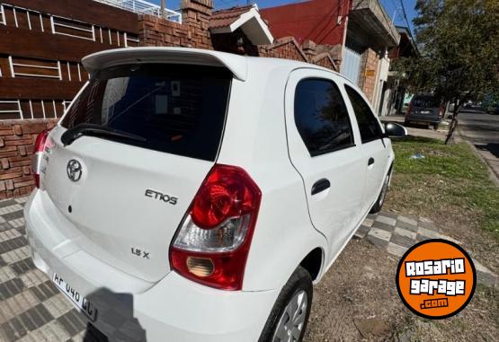 Autos - Toyota ETIOS 2021 Nafta 30000Km - En Venta