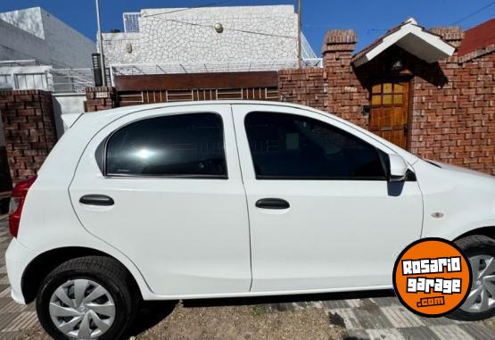 Autos - Toyota ETIOS 2021 Nafta 30000Km - En Venta