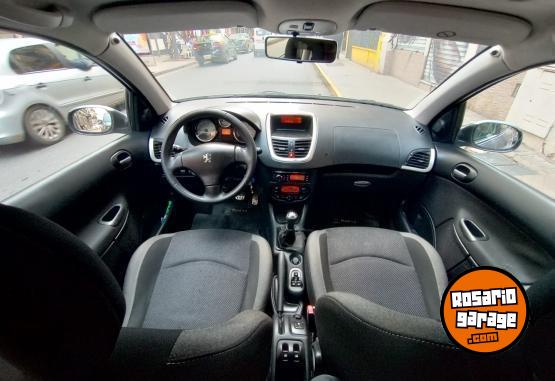 Autos - Peugeot 207 XT 2013 Nafta 103000Km - En Venta