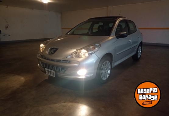 Autos - Peugeot 207 XT 2013 Nafta 103000Km - En Venta
