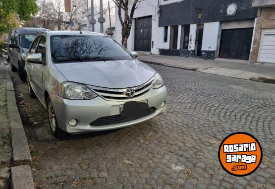 Autos - Toyota etios xls 2015 GNC 196000Km - En Venta