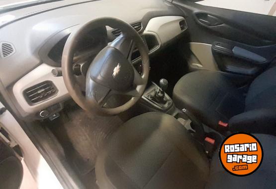 Autos - Chevrolet Prisma joy 2017 GNC 242000Km - En Venta