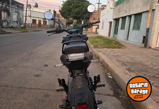 Motos - Husqvarna Svartpilen 200 2023 Nafta 10000Km - En Venta