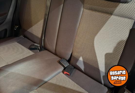 Autos - Volkswagen Suran 2011 GNC  - En Venta