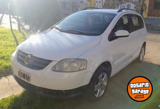 Autos - Volkswagen Suran 2009 Nafta 152400Km - En Venta