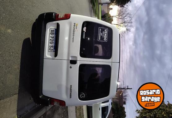 Utilitarios - Peugeot Partnet 2017 GNC 225000Km - En Venta