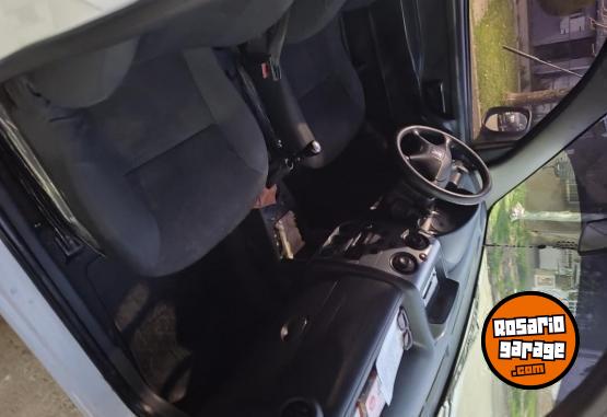 Utilitarios - Peugeot Partnet 2017 GNC 225000Km - En Venta