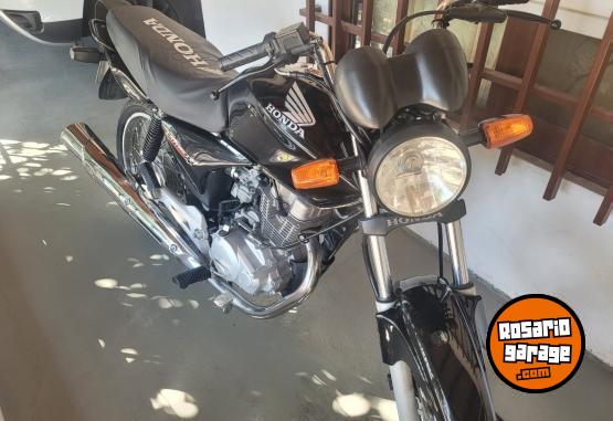 Motos - Honda Cg Titan 150cc 2014 Nafta 9985Km - En Venta