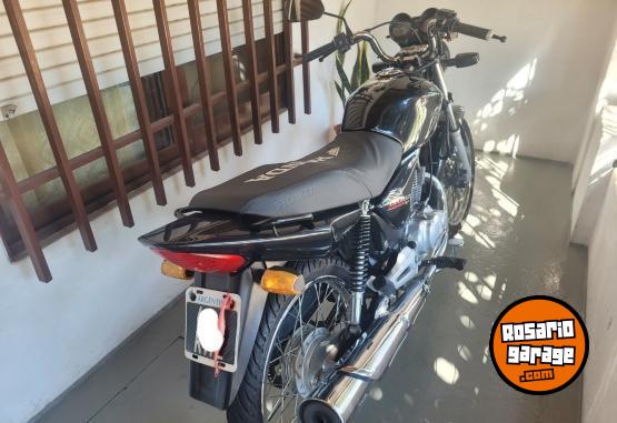 Motos - Honda Cg Titan 150cc 2014 Nafta 9985Km - En Venta
