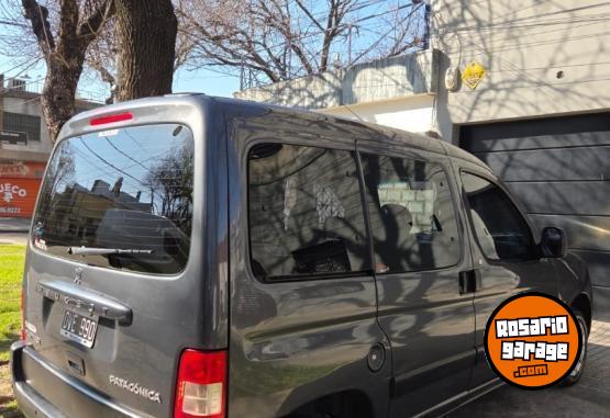 Utilitarios - Peugeot Partner Patagónica 2015 Nafta 130000Km - En Venta