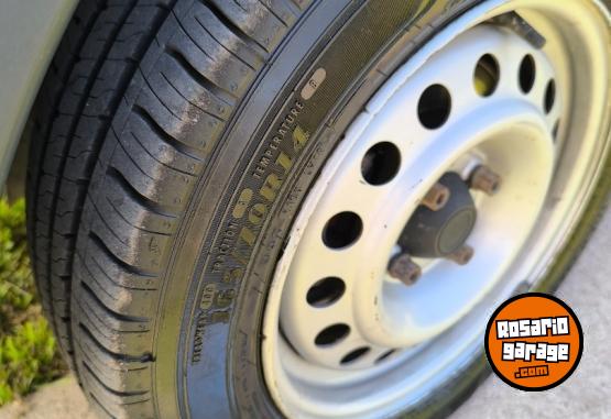 Utilitarios - Renault Kangoo confort 1.6 5 asie 2017 Nafta 76000Km - En Venta