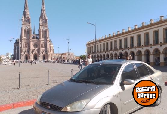 Autos - Ford Focus 2004 Nafta 300000Km - En Venta