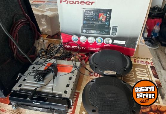 Accesorios para Autos - Vendo combo de estereo con pantalla, parlantes, subwoofer y amplificador. - En Venta