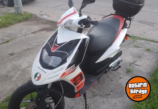 Motos - Aprilia SR 160 2024 Nafta 5500Km - En Venta