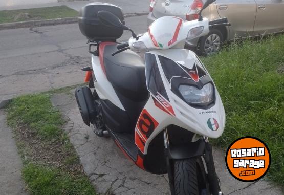 Motos - Aprilia SR 160 2024 Nafta 5500Km - En Venta