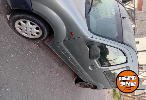 Utilitarios - Renault 1.9 diesel 2001 Diesel 320000Km - En Venta