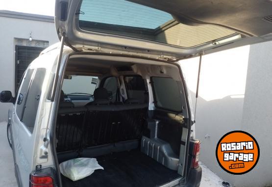Utilitarios - Peugeot Partnert Patagonica 2017 Diesel 227000Km - En Venta