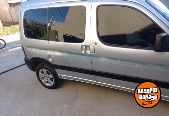 Utilitarios - Peugeot Partnert Patagonica 2017 Diesel 227000Km - En Venta