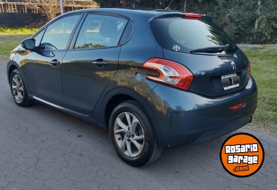 Autos - Peugeot 208 2014 Nafta 128000Km - En Venta