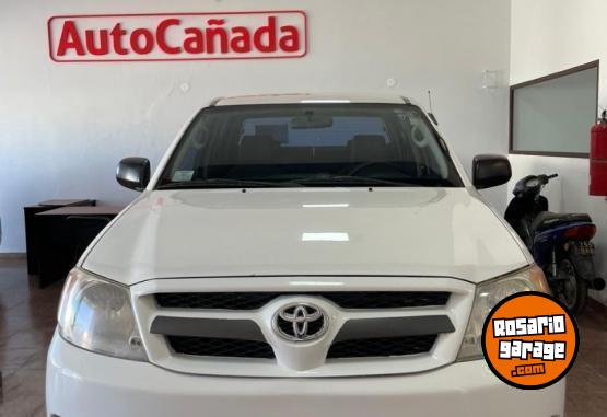 Camionetas - Toyota HILUX TD 2.5 4X4 2006 Diesel 320000Km - En Venta