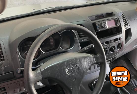 Camionetas - Toyota HILUX TD 2.5 4X4 2006 Diesel 320000Km - En Venta