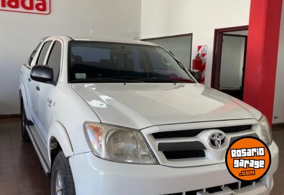 Camionetas - Toyota HILUX TD 2.5 4X4 2006 Diesel 320000Km - En Venta