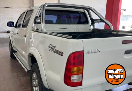 Camionetas - Toyota HILUX TD 2.5 4X4 2006 Diesel 320000Km - En Venta