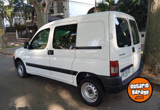 Utilitarios - Peugeot Partner Mixta 2017 Diesel 124000Km - En Venta