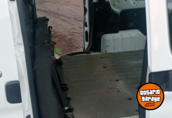 Utilitarios - Peugeot Partner Mixta 2017 Diesel 124000Km - En Venta