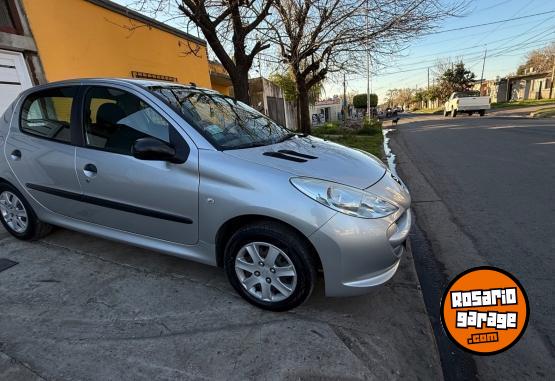 Autos - Peugeot 207 2013 Nafta 99000Km - En Venta