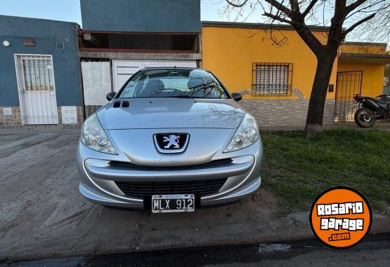 Autos - Peugeot 207 2013 Nafta 99000Km - En Venta
