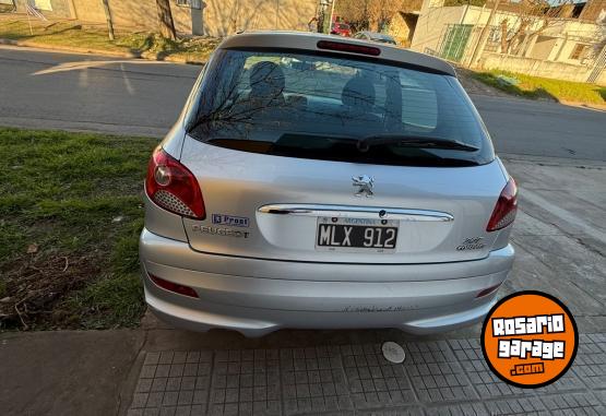 Autos - Peugeot 207 2013 Nafta 99000Km - En Venta