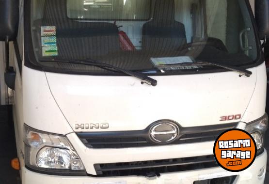 Camiones y Grúas - Camión Hino 300/716 - En Venta
