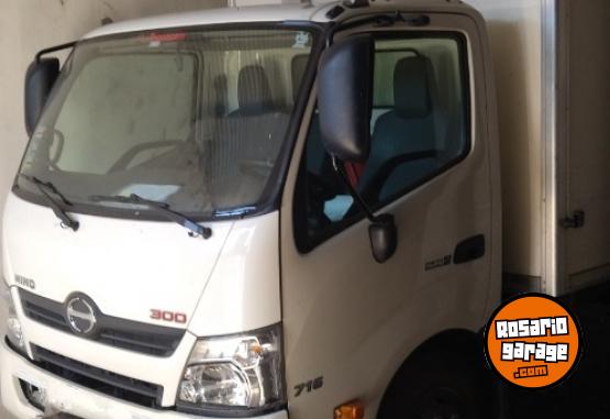 Camiones y Grúas - Camión Hino 300/716 - En Venta