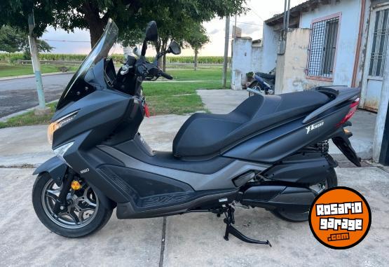 Motos - Kymco Xtown 2024 Nafta 2700Km - En Venta