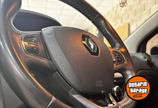 Autos - Renault Captur Instens 2017 Nafta 110000Km - En Venta