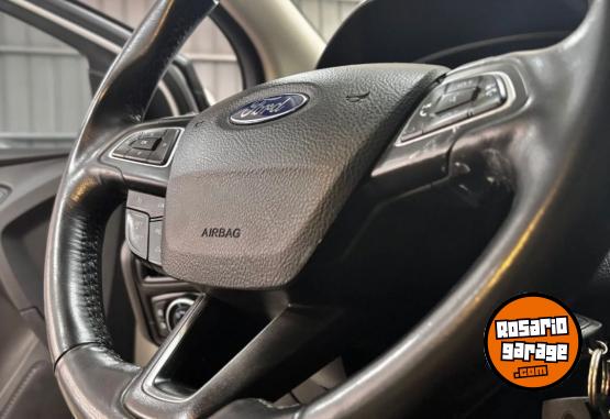 Autos - Ford Focus SE Plus 2016 Nafta 110000Km - En Venta