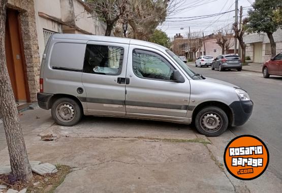 Utilitarios - Peugeot partner 2012 Diesel 200000Km - En Venta
