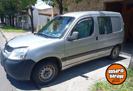 Utilitarios - Peugeot partner 2012 Diesel 200000Km - En Venta