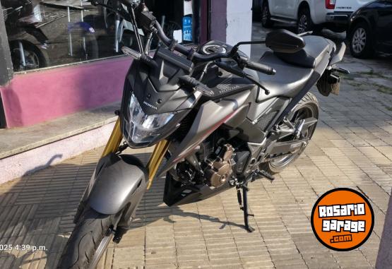 Motos - Honda Twister 300 2023 Nafta 12500Km - En Venta