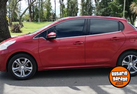 Autos - Peugeot 208 2014 Nafta 106000Km - En Venta
