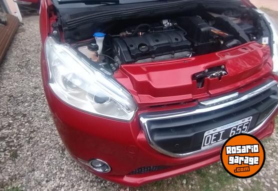 Autos - Peugeot 208 2014 Nafta 106000Km - En Venta