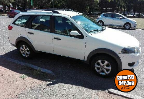 Autos - Fiat PALIO WEEKEND TREKKING 2013 Nafta 210000Km - En Venta