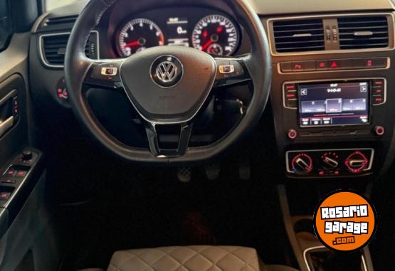 Autos - Volkswagen SURAN HIGHLINE 1.6 2019 Nafta 144000Km - En Venta