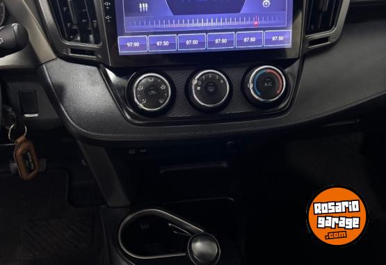 Camionetas - Toyota RAV4 2016 Nafta 135000Km - En Venta