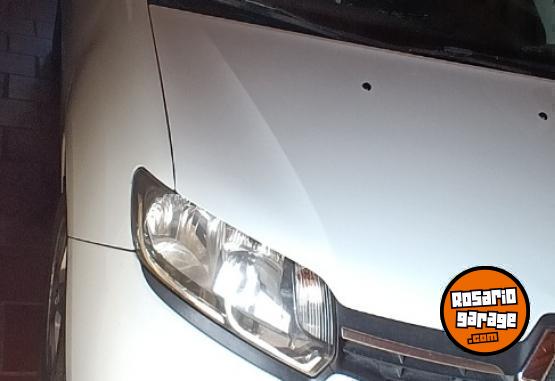 Autos - Renault Logan 2016 GNC 143000Km - En Venta