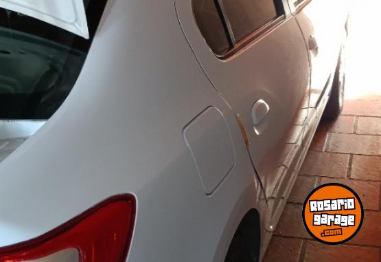 Autos - Renault Logan 2016 GNC 143000Km - En Venta