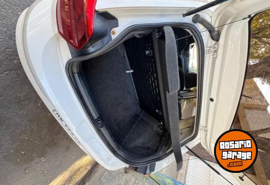 Autos - Volkswagen Polo 2019 Nafta 88000Km - En Venta