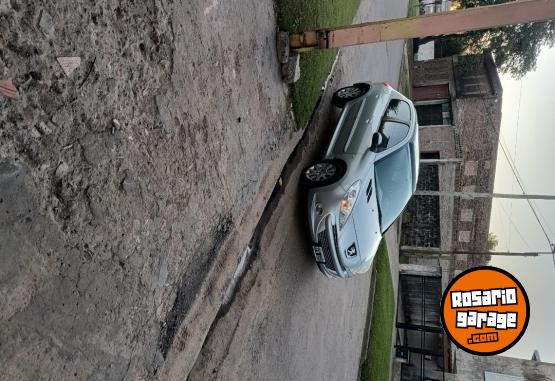Autos - Peugeot 207 2011 Diesel 153000Km - En Venta